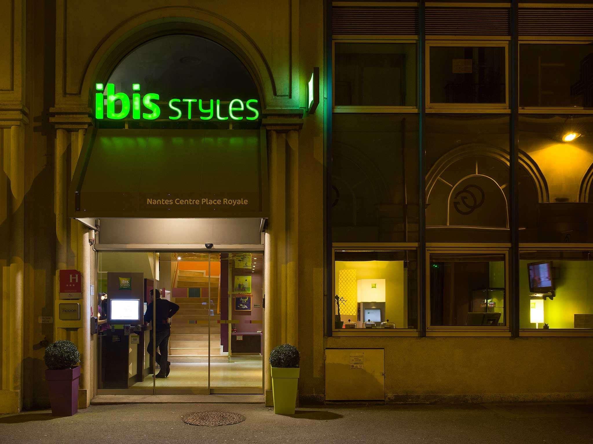 Ibis Styles Nantes Centre Place Royale Екстериор снимка